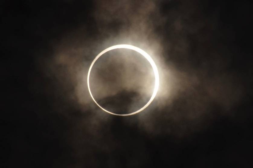 Eclipse_anular.jpg__1440x2000_q70_subsampling-2